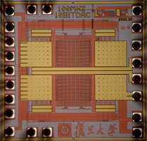 10-bit 100MHz current-steering DAC